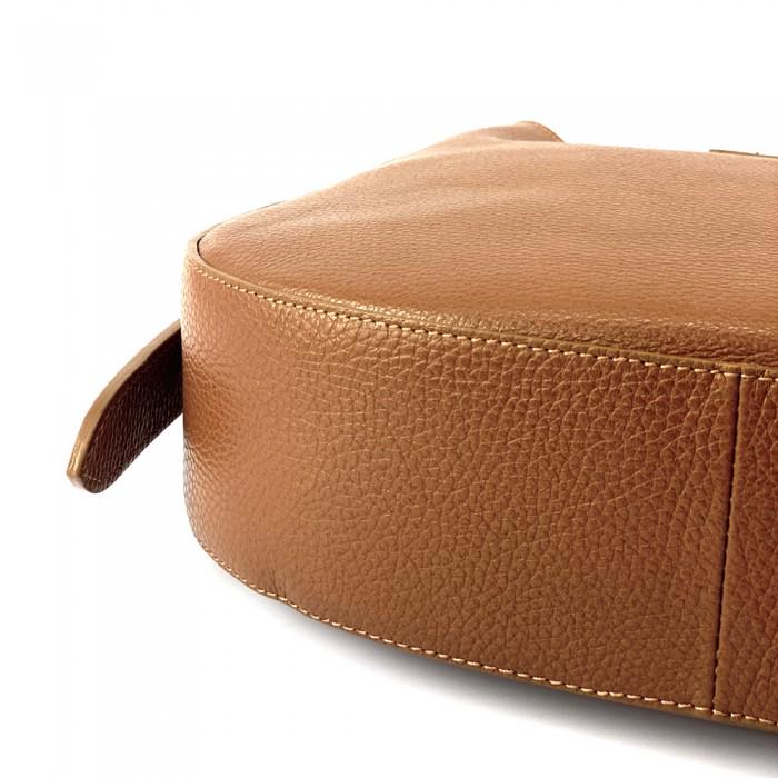 Timeless and Classic Shoulder Bag in Camel. Premium, Full-grain pebbled Leather, Handmade in Italy 2025, Free Shipping